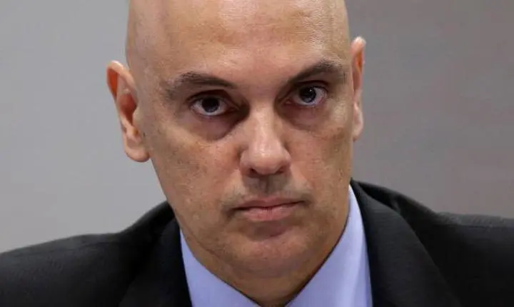 Moraes dá 48h para defesa de Bolsonaro esclarecer se autorizou IA na convenção de Flávio