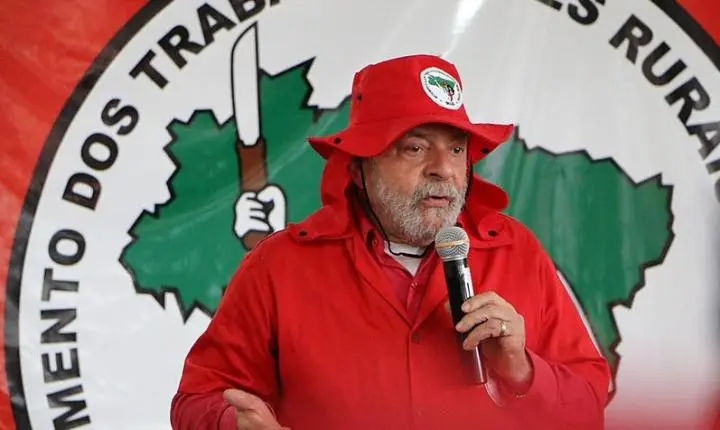 MST dispara contra Lula e chama terceiro mandato de pior da história