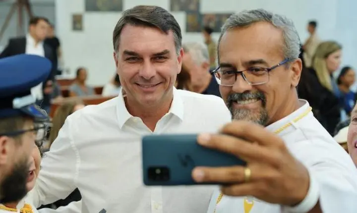 Pesquisa mostra que 59% dos eleitores apostam na vitória de Flávio e 36% na de Lula