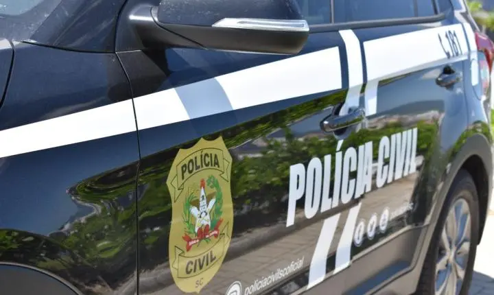 Polícia Civil de Santa Catarina, em cooperação com o ICE, prende foragido da Justiça brasileira em Orlando, nos EUA