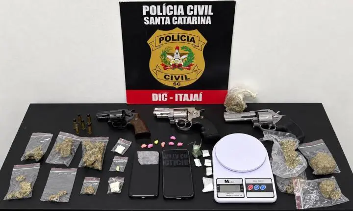 Polícia Civil prende dois homens durante operação de combate ao tráfico de drogas em Itajaí