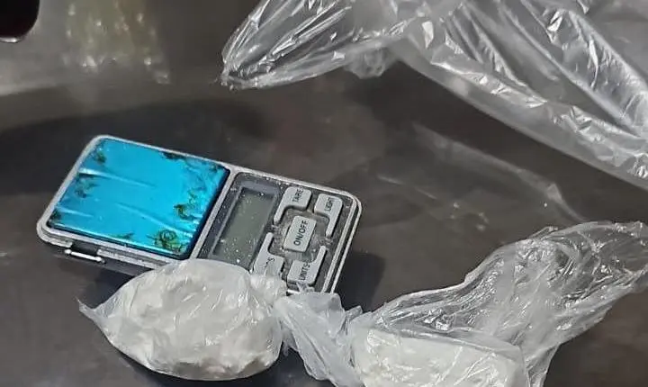 Polícia Civil prende homem em flagrante por receptação e tráfico de drogas em Criciúma