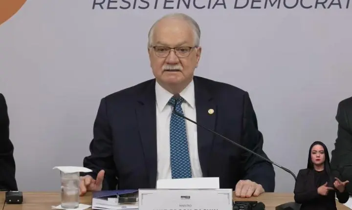 Treze ex-presidentes do STF cobram de Fachin investigação rigorosa do escândalo Moraes/Vorcaro